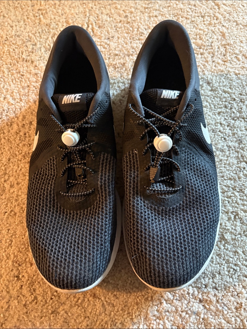 Nike Men’s Black and White Mesh Sneaker
